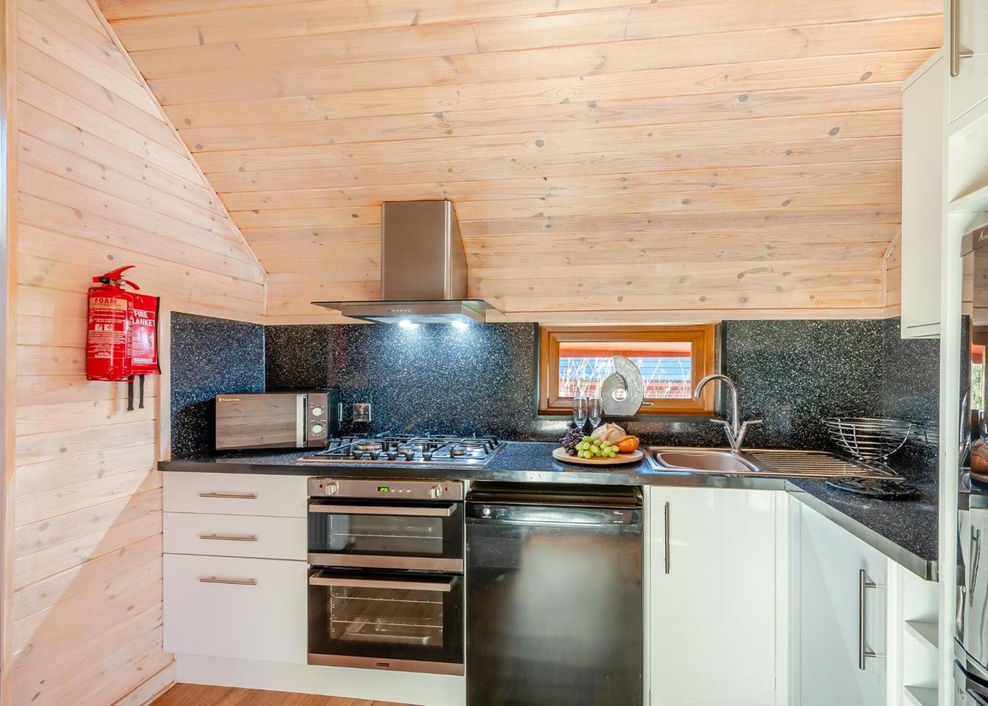 Nunland Hillside Lodges Holywood  Екстериор снимка