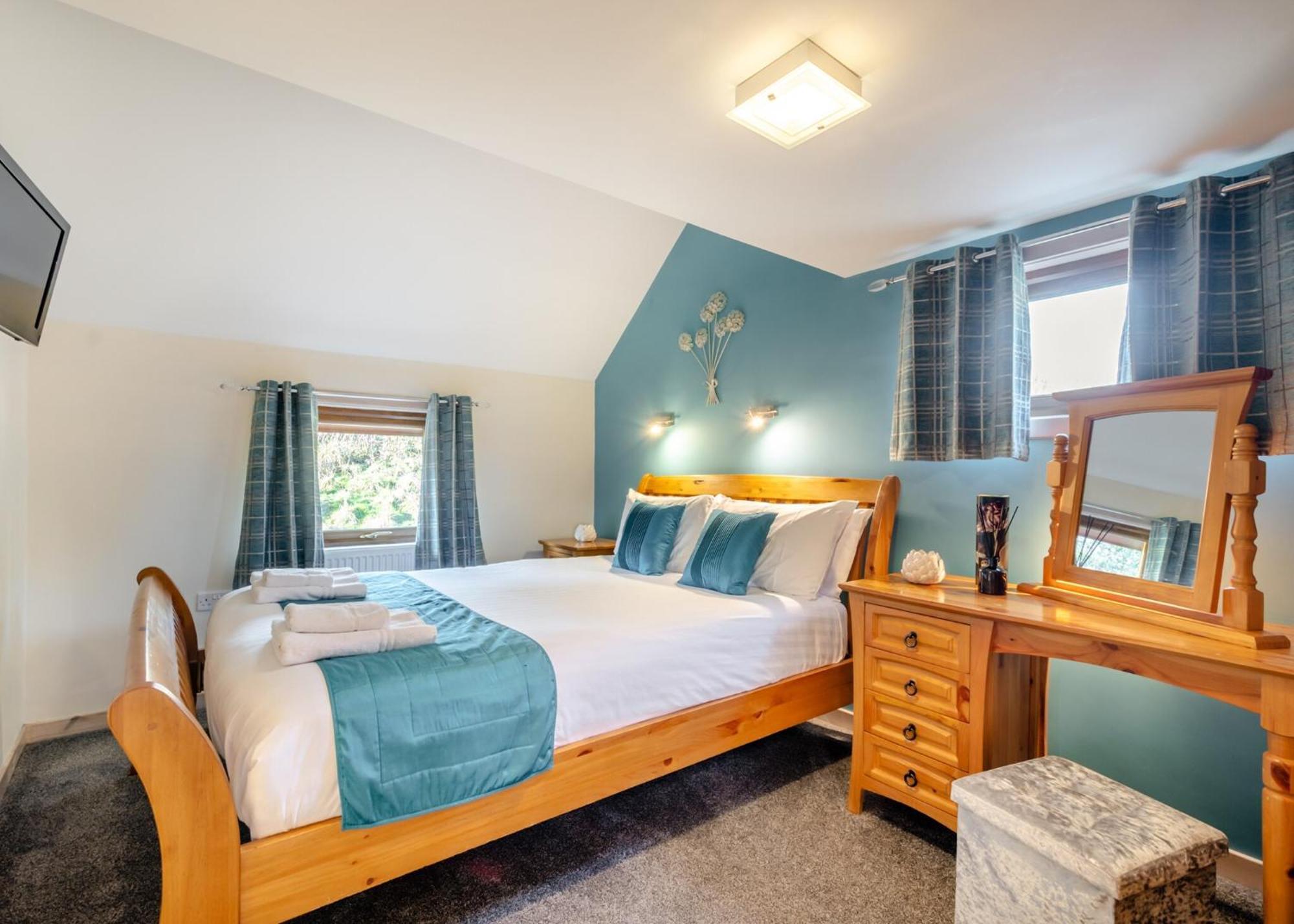 Nunland Hillside Lodges Holywood  Екстериор снимка